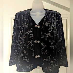 VTG R & M Richard 12 Black Velvet Heart Clasp Top Whimsigoth Witchy Romantic